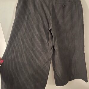 BCBGMaxAzria Black Trousers shorts with Gray Pinstripes